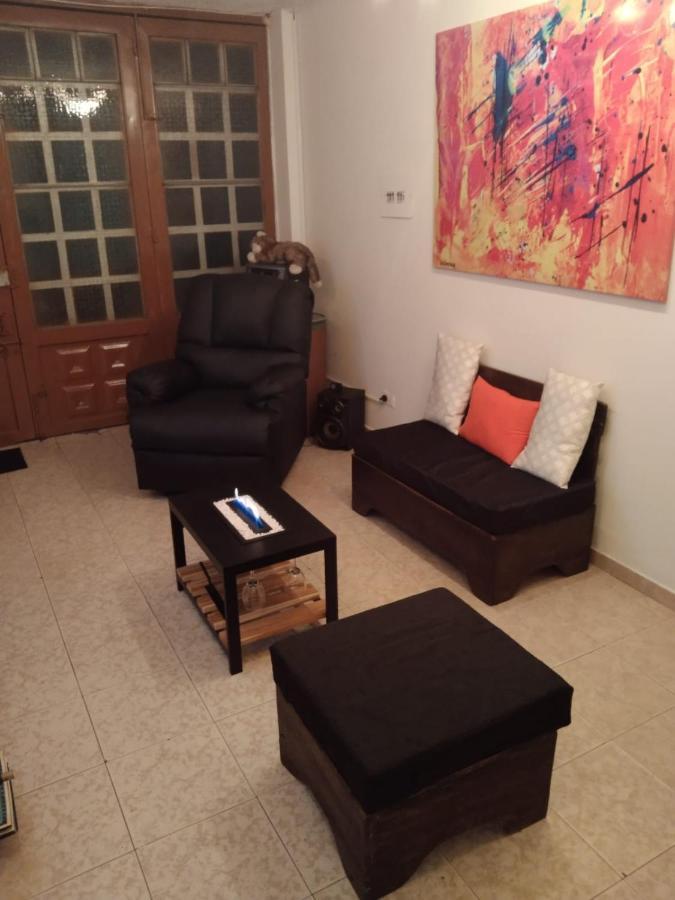 Homestay Cerca Al Aeropuerto Domina House