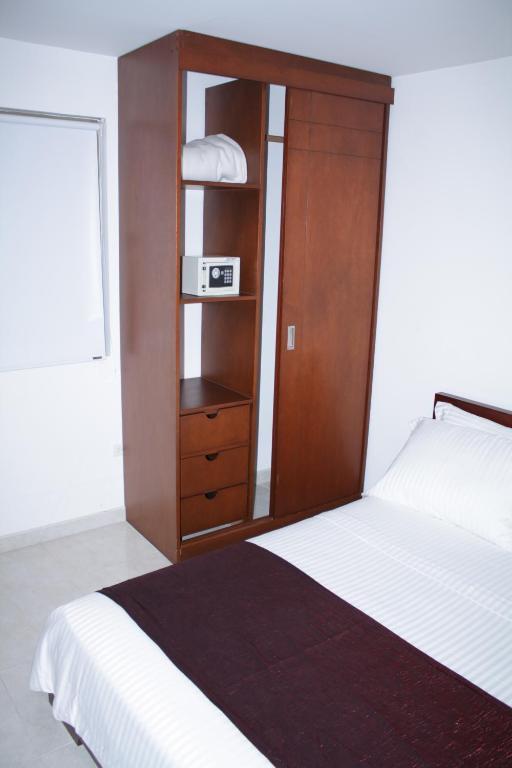 Dorado Gold Airport Hotel