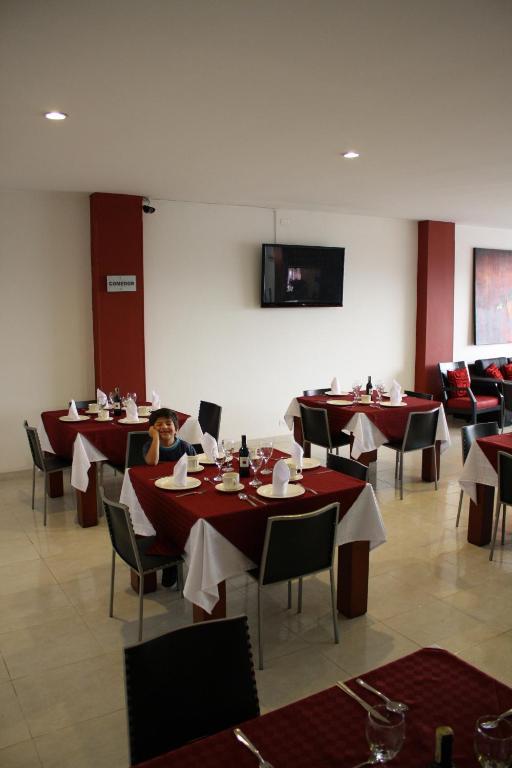Dorado Gold Airport Hotel