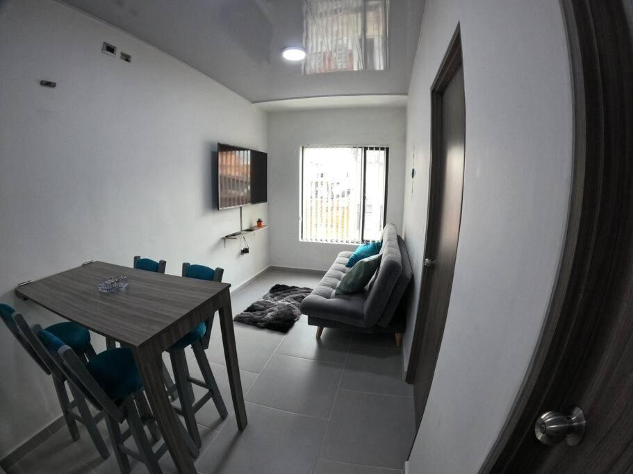 Apartamento 300 Dotado Cerca A Heroes Bogotá