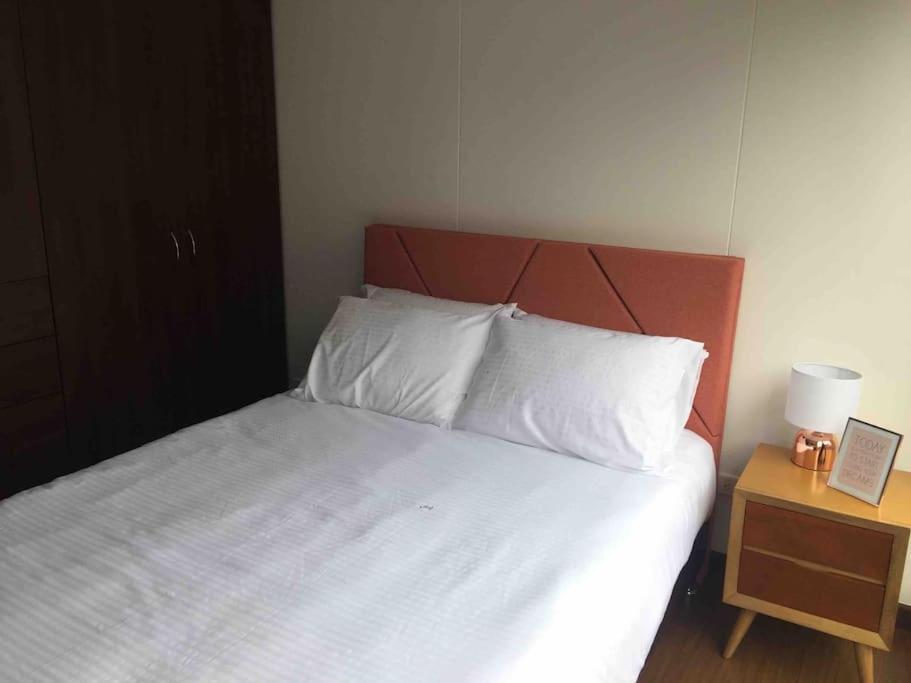 Con Terraza Privada- Clinica Reina Sofia Apartamento *