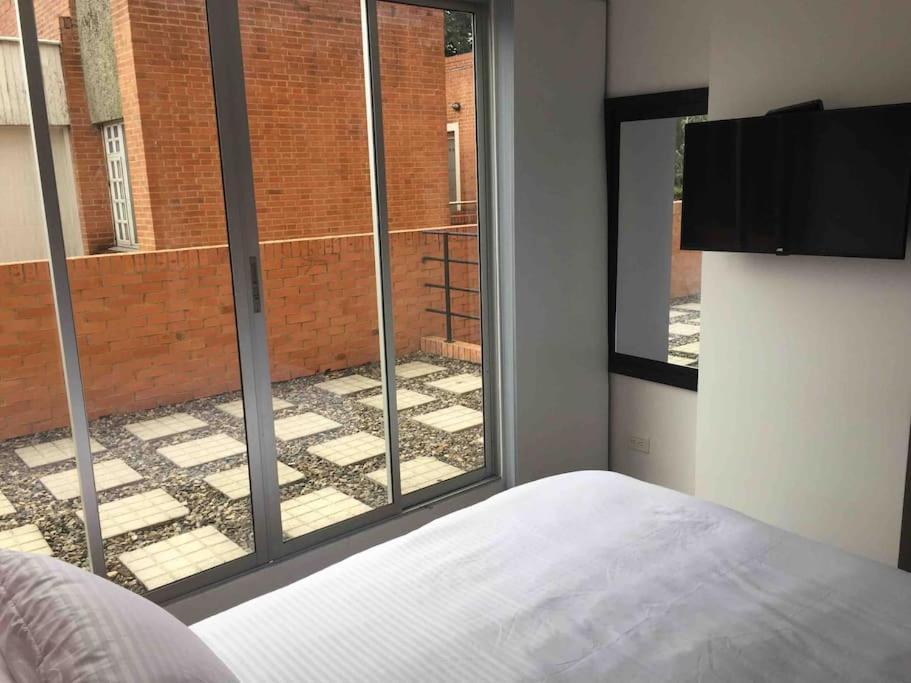Con Terraza Privada- Clinica Reina Sofia *