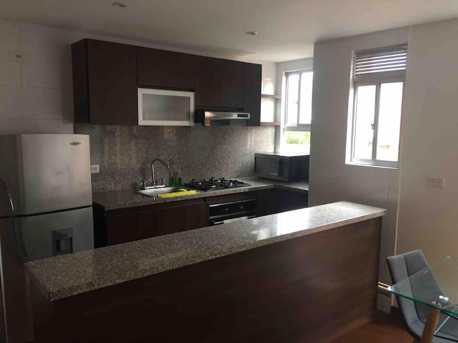 Apartamento Con Terraza Privada- Clinica Reina Sofia Bogotá