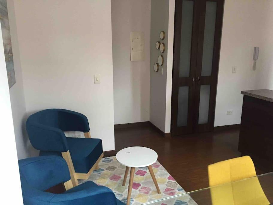 Con Terraza Privada- Clinica Reina Sofia Bogotá