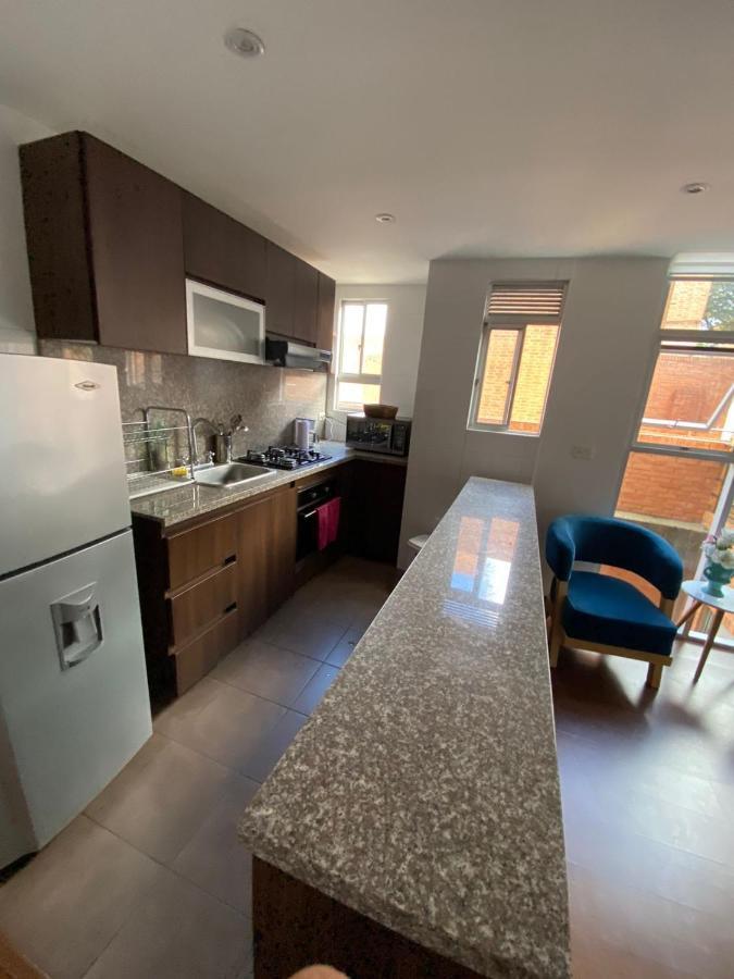 Con Terraza Privada- Clinica Reina Sofia Apartamento *