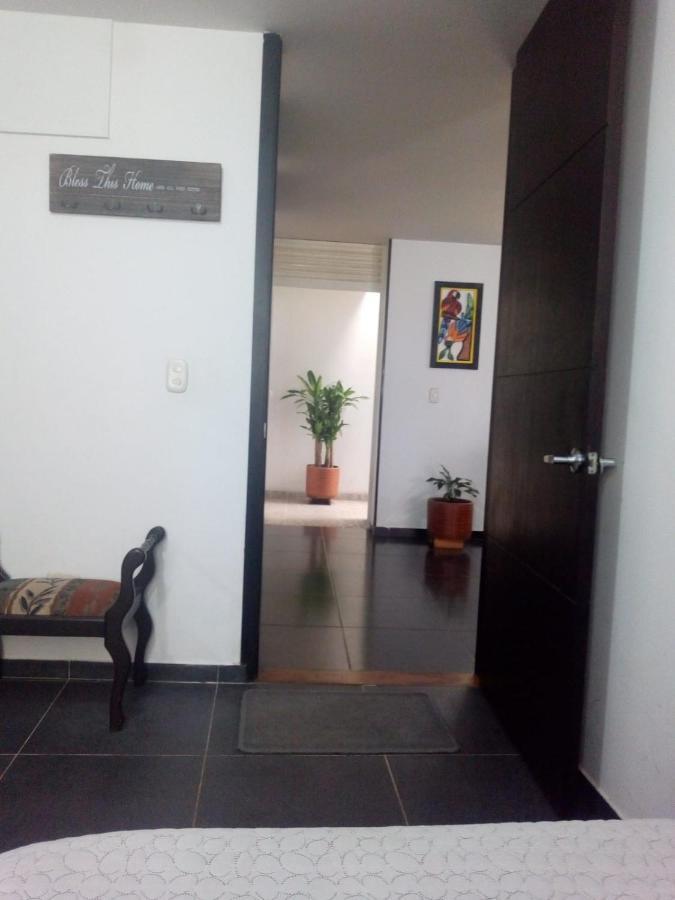 Cómo En Casa Cerca Al Aeropuerto!! *