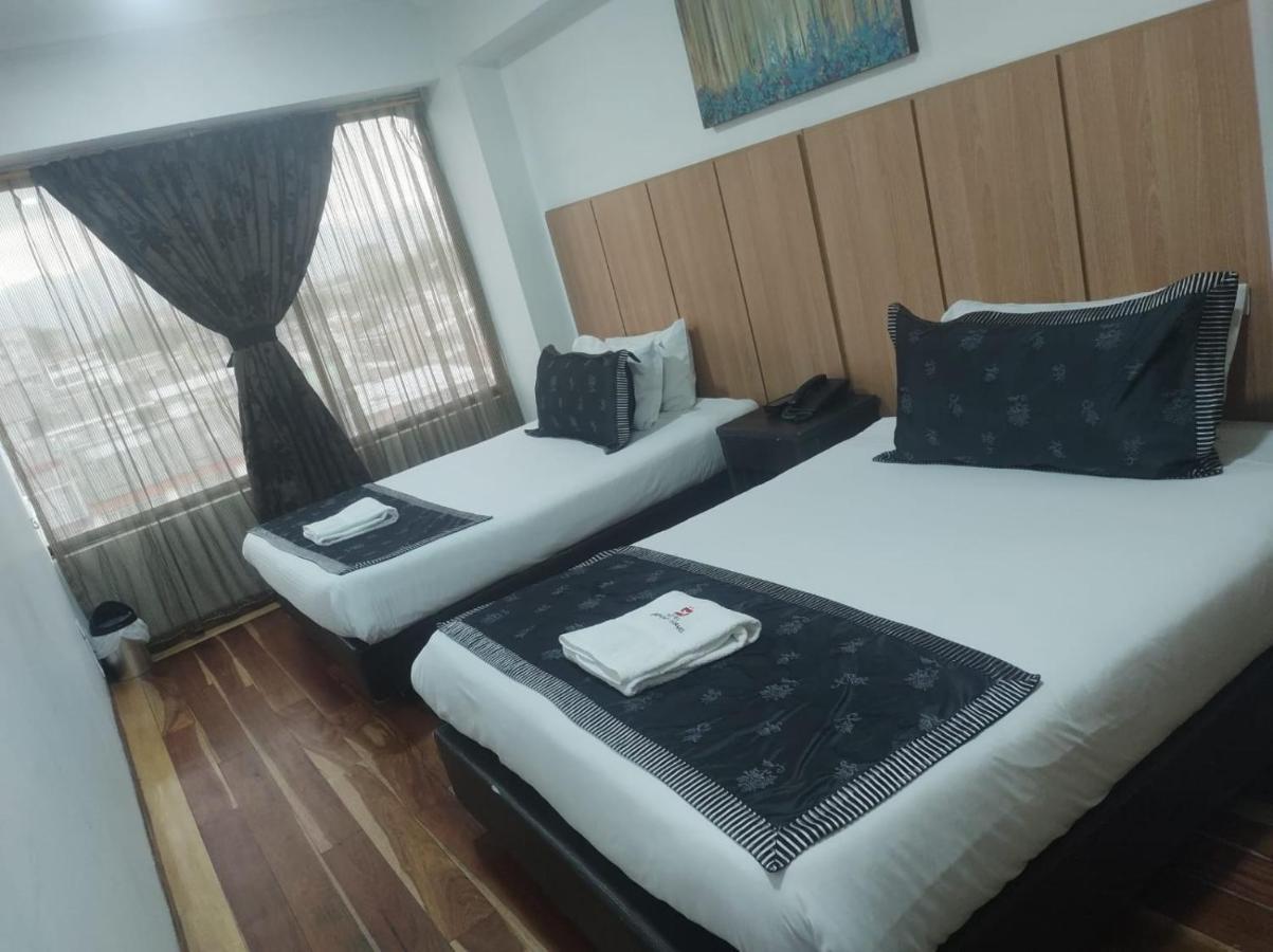 Airport Travel Hotel *