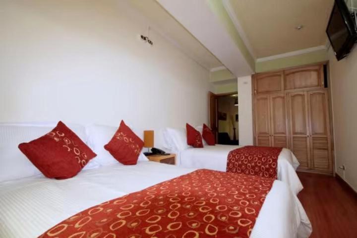 Airport Travel Hotel *