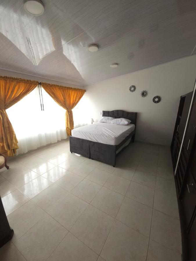 Pensión Coliving_habitacion Privada Pajaro Amarillo