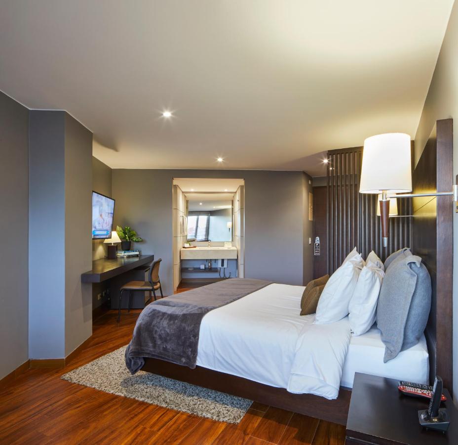 Nico Apartasuites Hotel