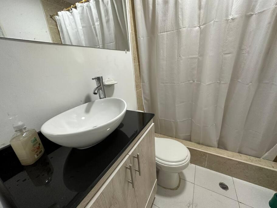 Apartamento Apto Cerca A Clinica Del Olaya, Candelaria Y Centro Ciudad *