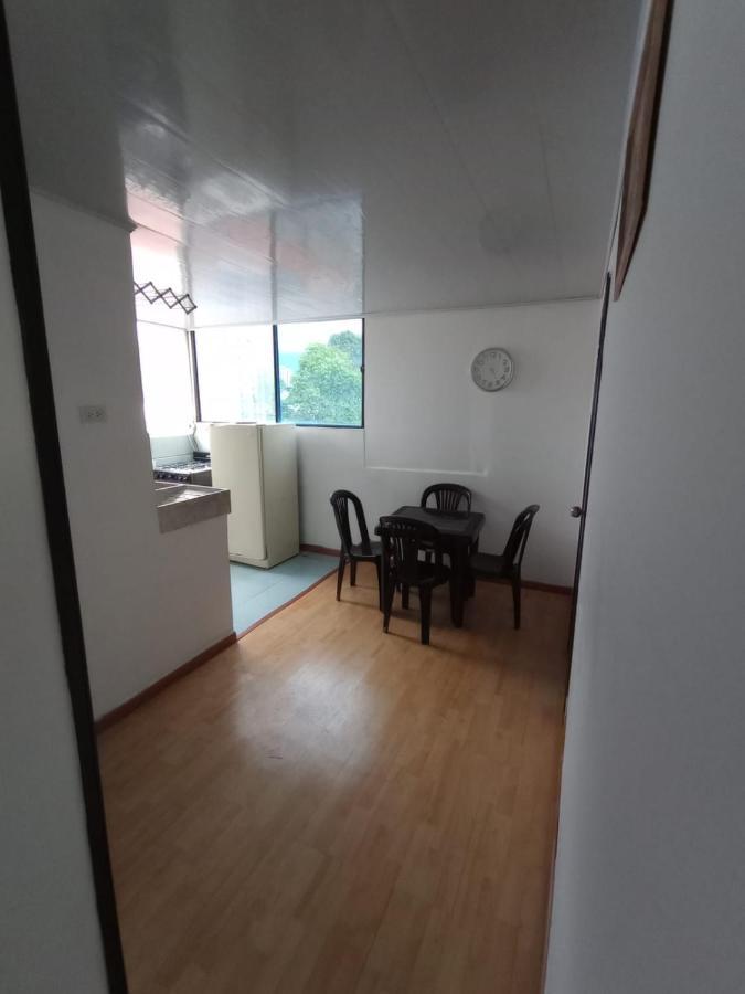 Cerca Al Club Militar Embajada Americana, Corferias Apartamento