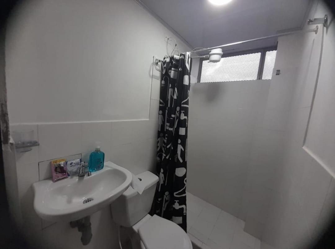 Apartamento Cerca Al Club Militar Embajada Americana, Corferias Bogotá