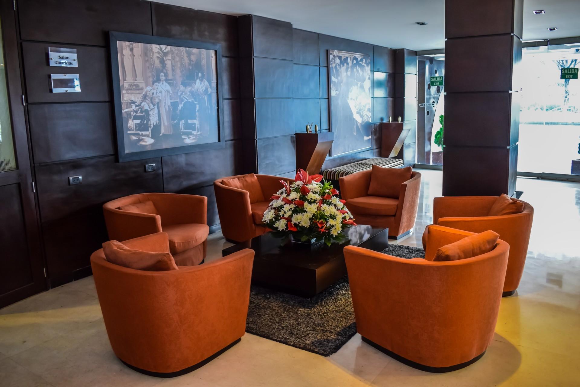 Hotel Charlotte Plaza 26