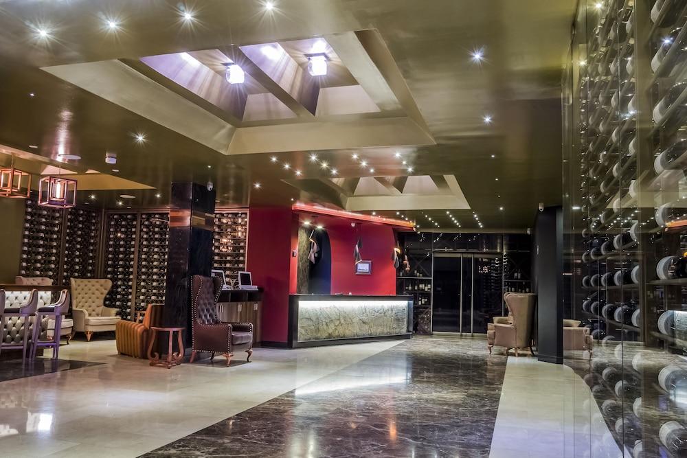 Black Usaquen Hotel