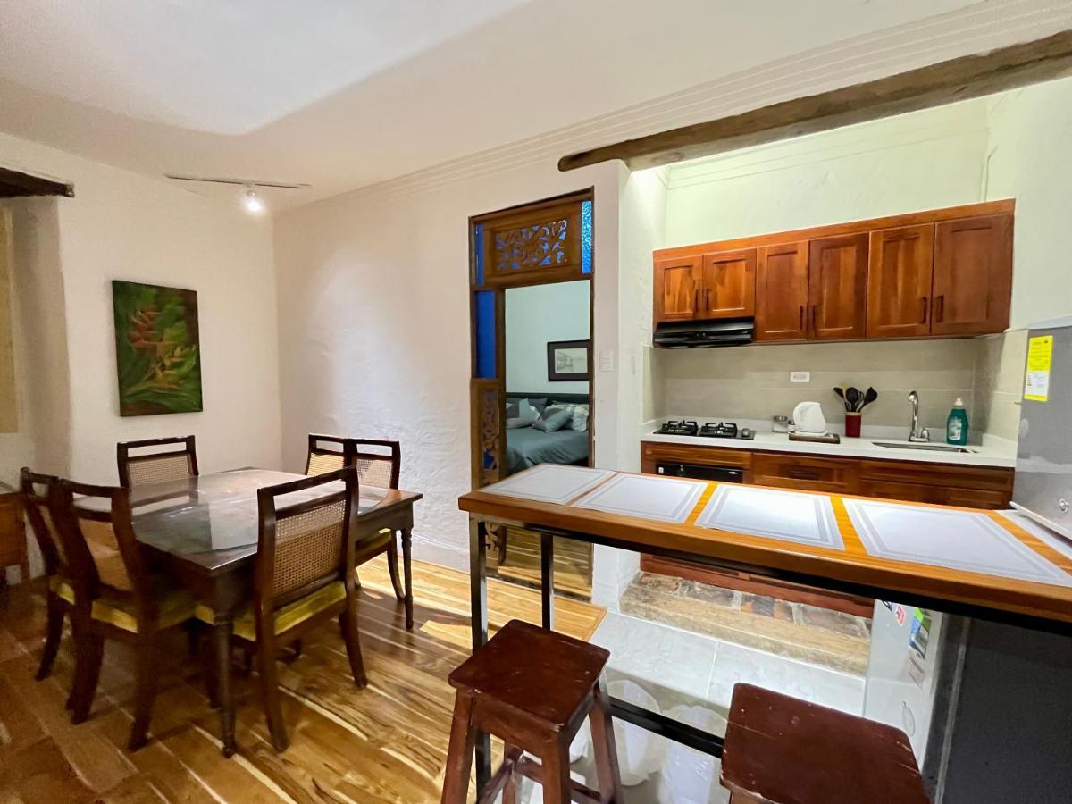 Pensión La Casa Azul Del Ventorrillo: Hospedaje Historico Bogotá