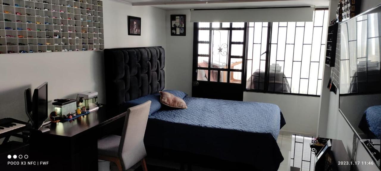 Con Salida A Balcon Habitación en casa particular Bogotá