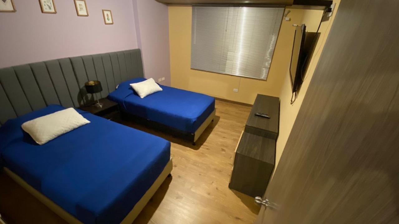 Habitación en casa particular Nr Airport & Embassy / Rooms-apartments