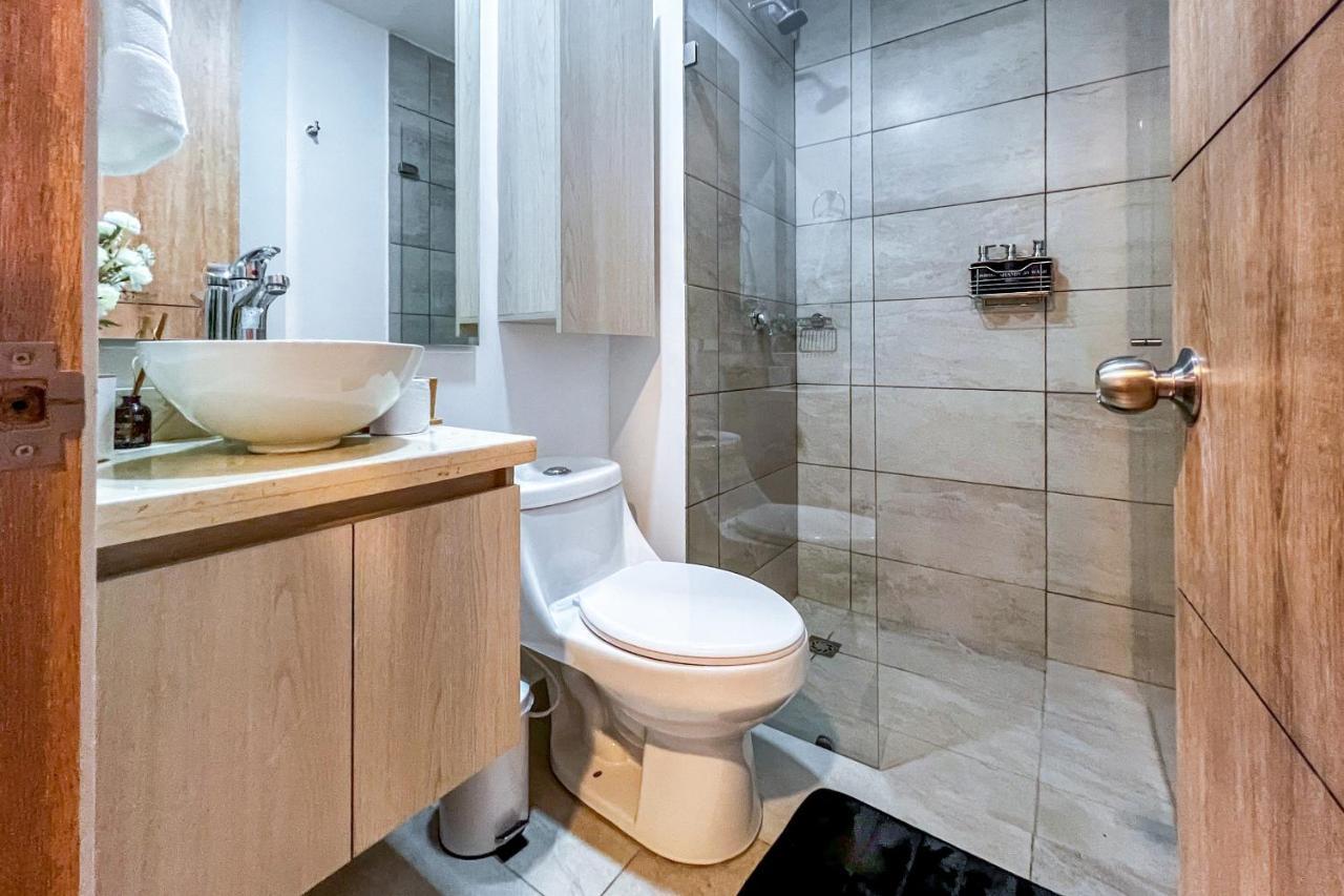 Apartamento Nuevo! Zona T 85 *