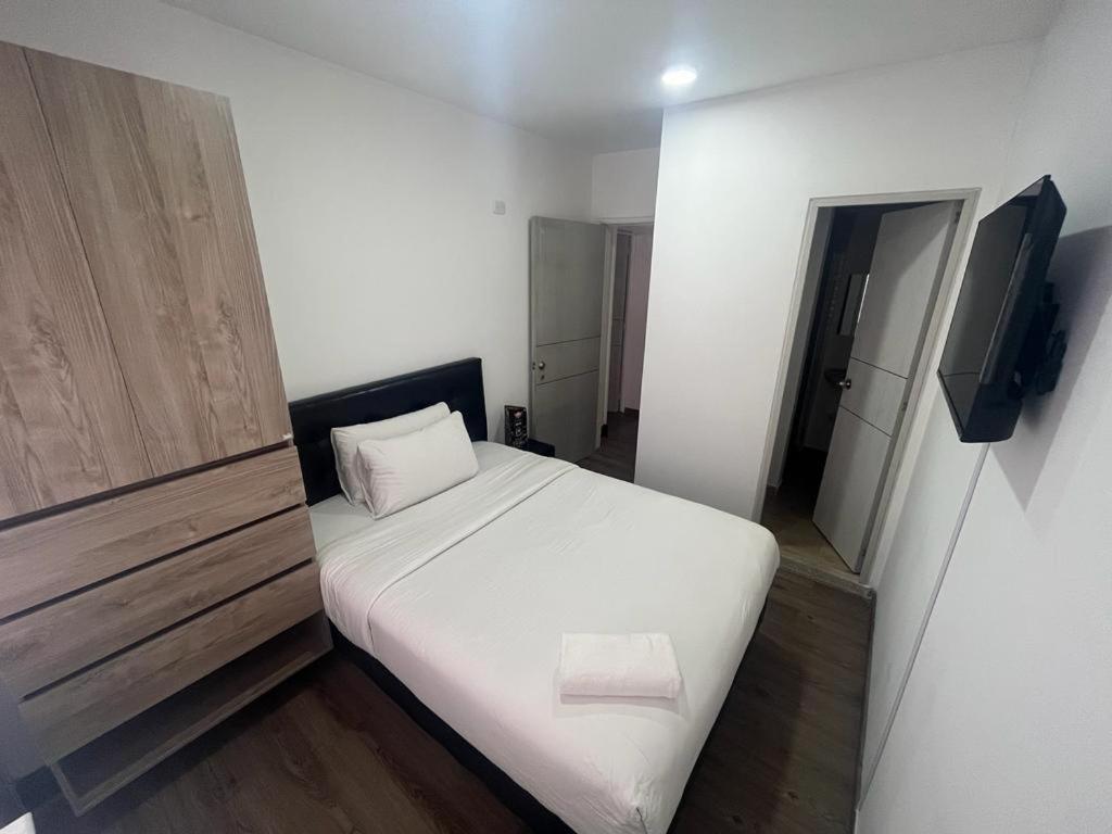 American House Hotel *