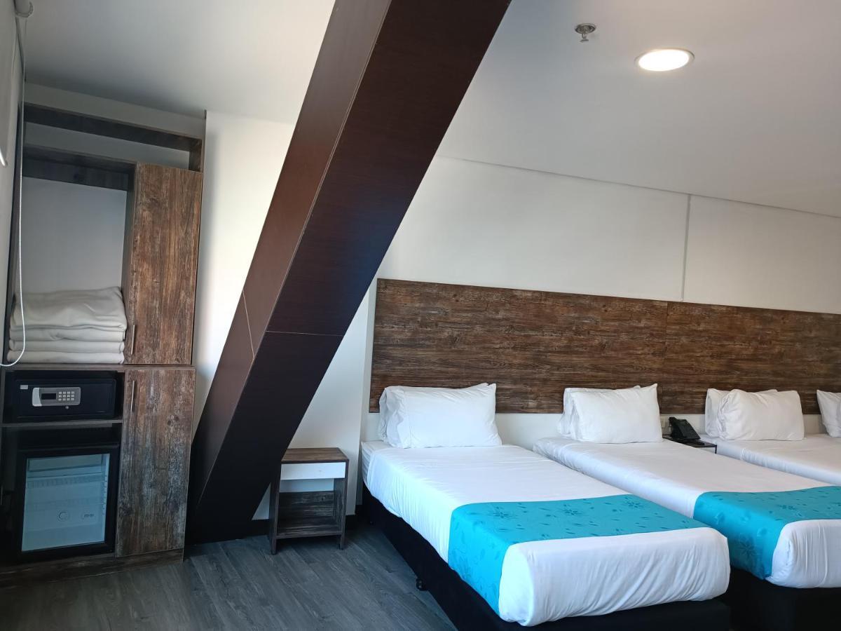 American Visa Corporate Hotel 4*