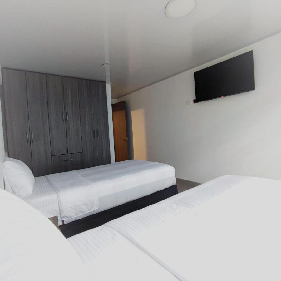 Montefiore Hotel *