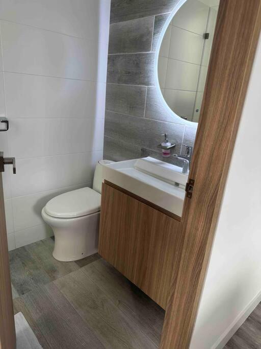 Apartamento Apartamento Completo Totalmente Dotado, Cama King *