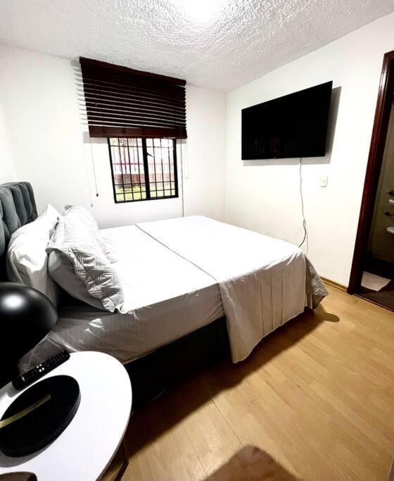 “hermoso Y Comodo Apartamento Cerca Al Aeropuerto! *