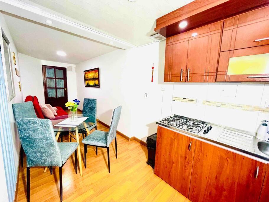 Comodo Apto Cerca Al Aeropuerto/embajada Americana Apartamento Bogotá