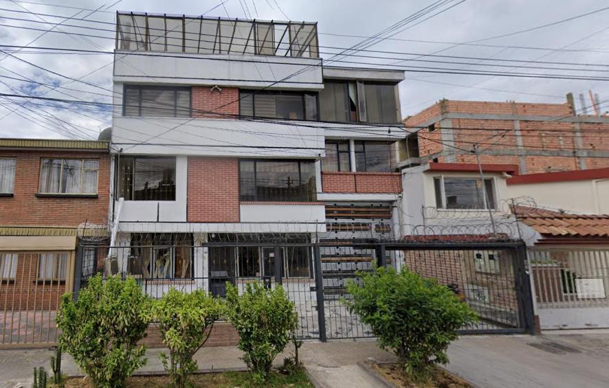 Apartamento Apartasuites 53 Cerca Al Aeropuerto 01