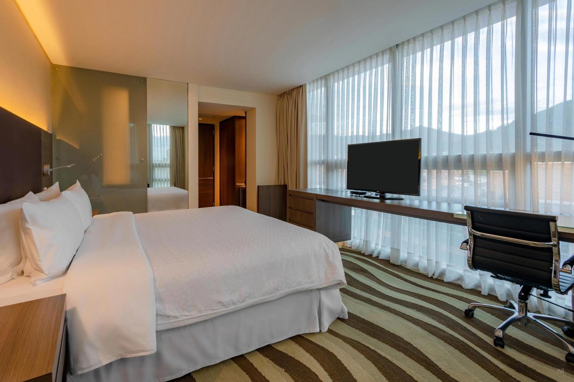 Four Points By Sheraton Hotel 4*