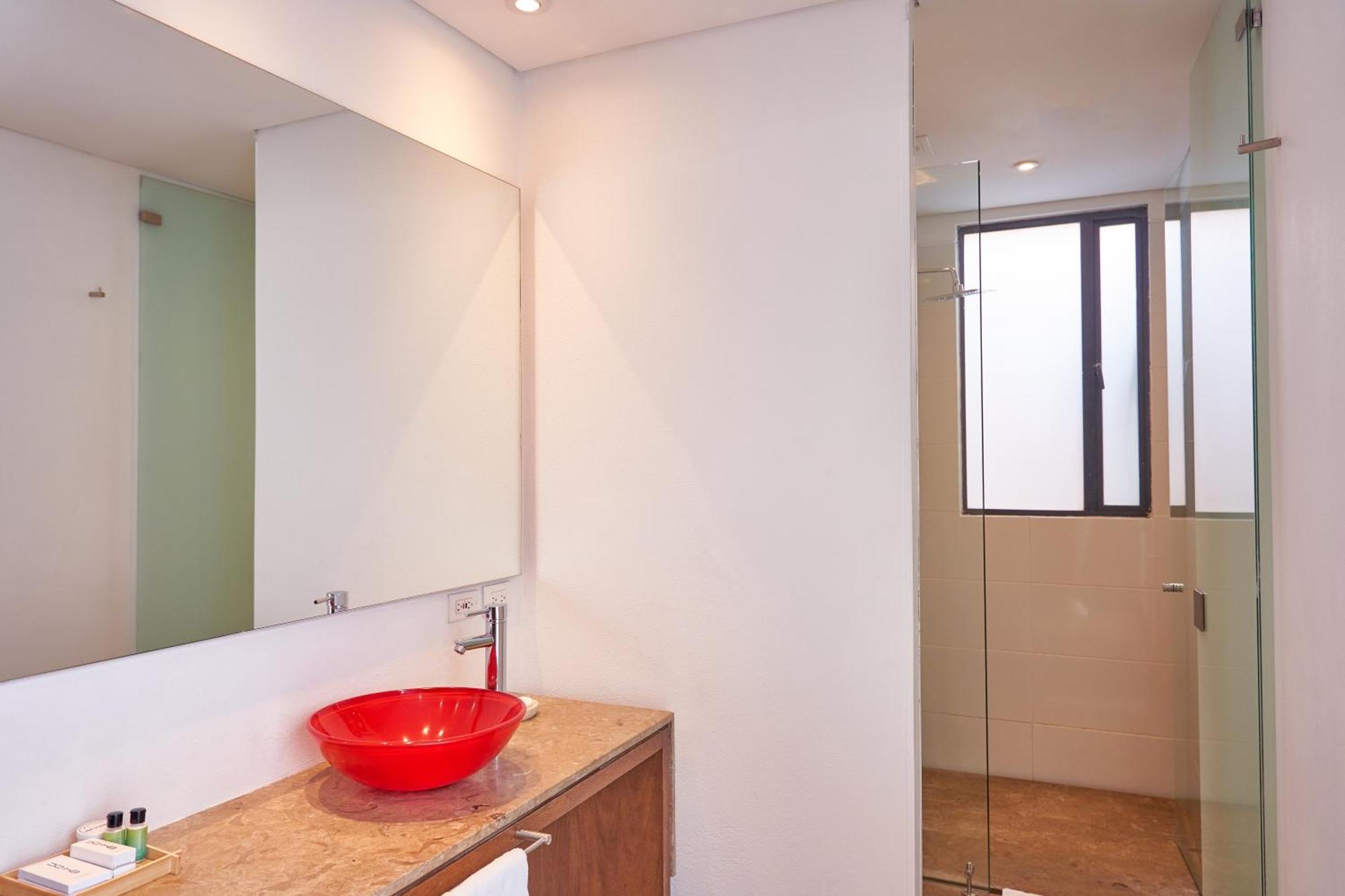 84 Dc Hotel 4*