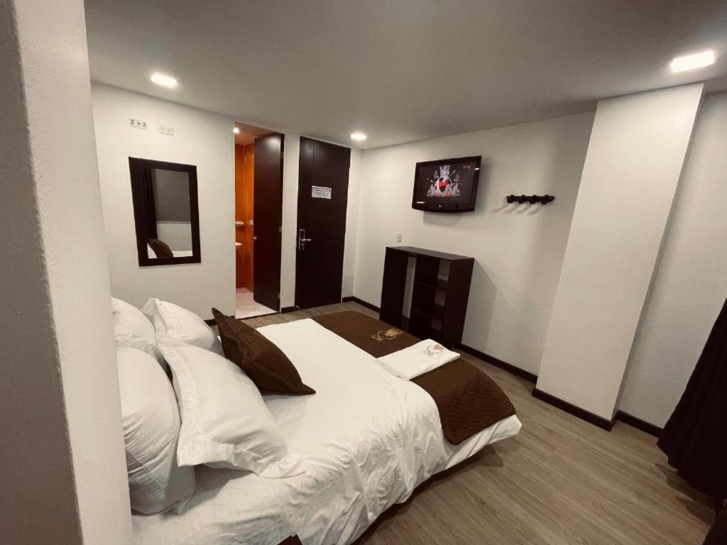 Hotel Tesla *