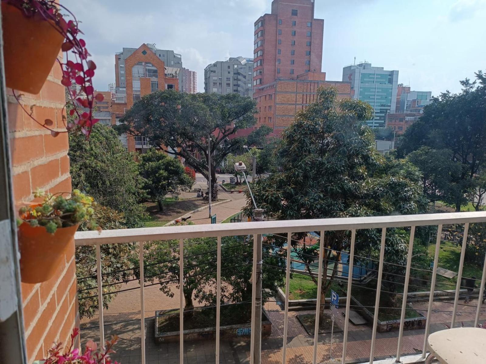 Con Balcon Javeriana Por Mensualidades Apartamento