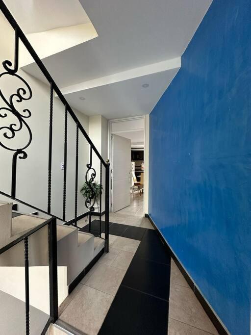 Apartamento Moderno Urbano: Confort Y Estilo. *