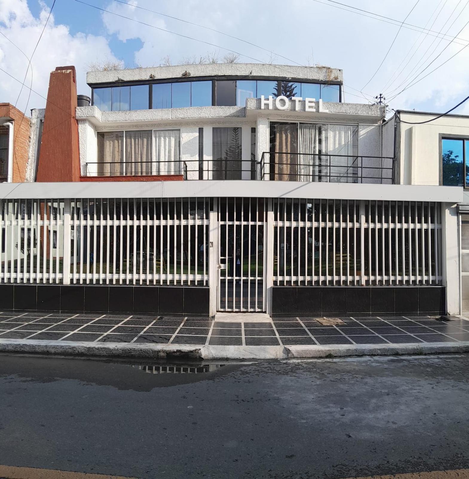 Hotel Aw Connect Airport 3*