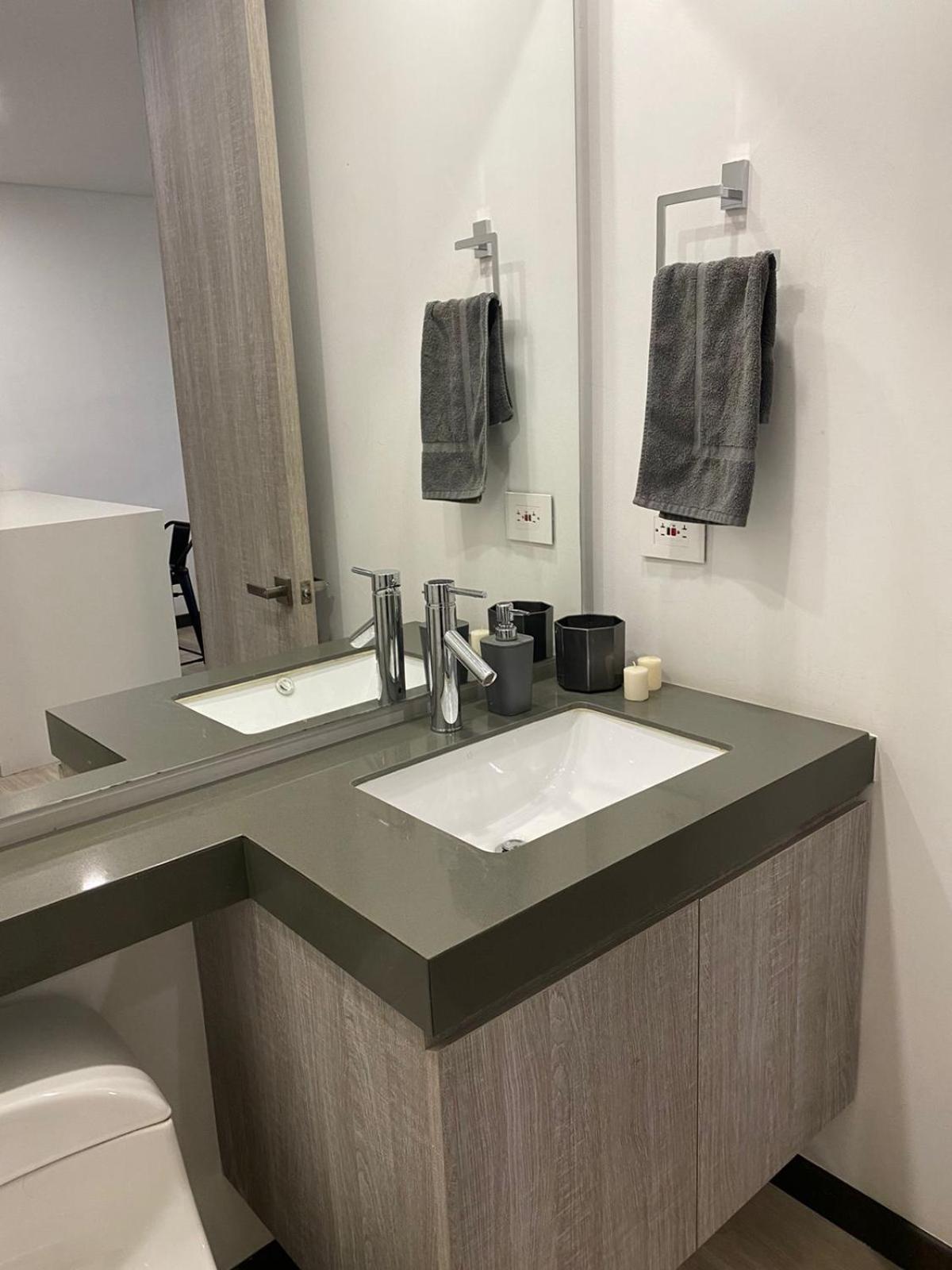 Hermoso Elegante Moderno Apartamento *