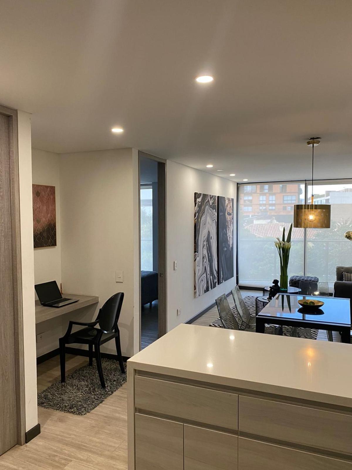 Hermoso Elegante Moderno