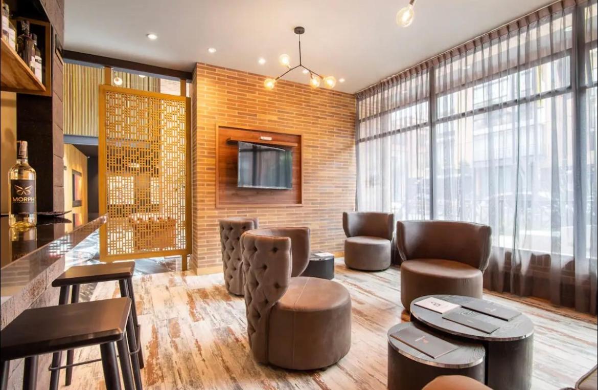 With Amenities, Coworking, Service, Gym