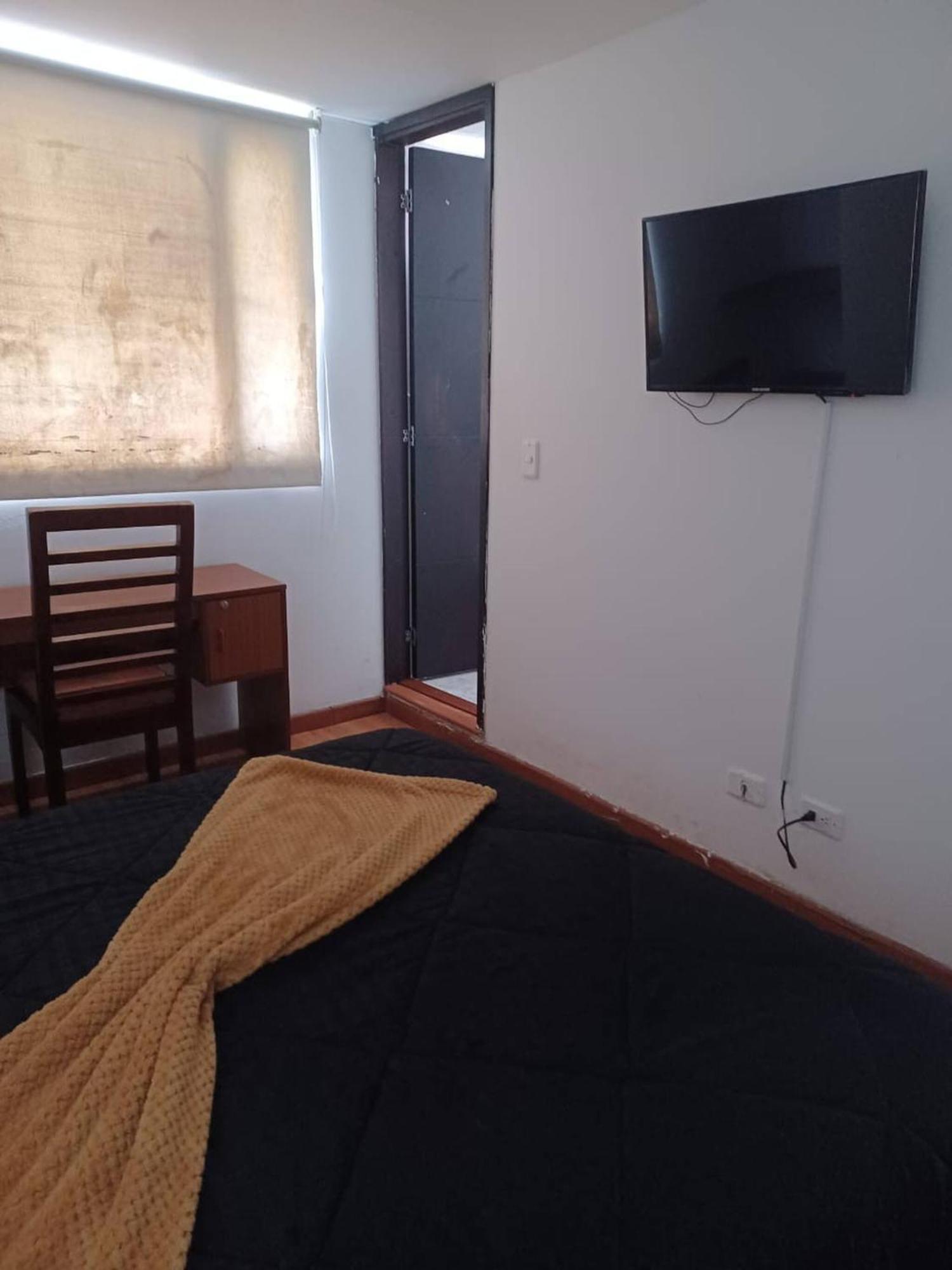 Pensión In Guest - Cerca A Corferias Y Embajada Americana *