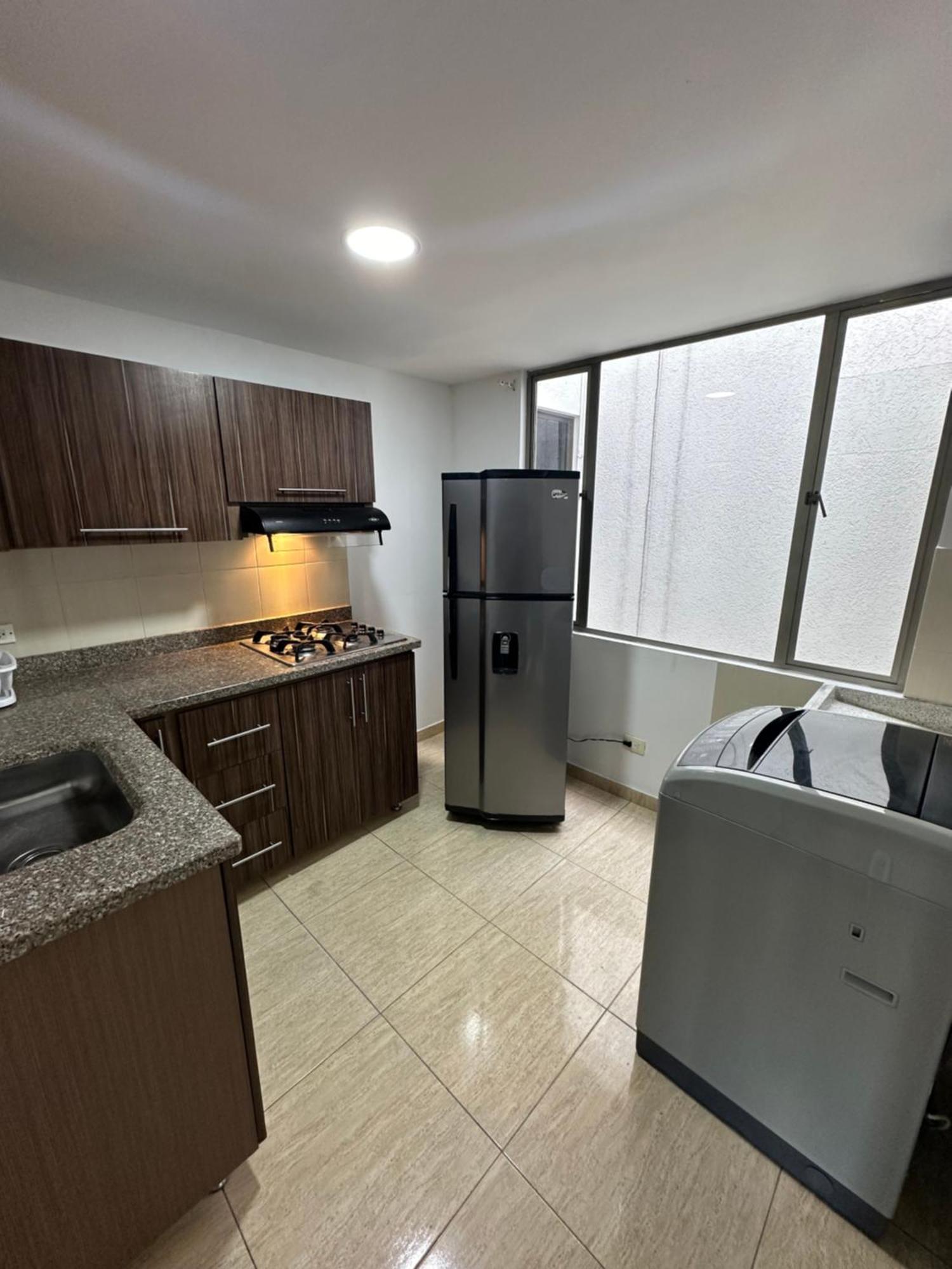 Apartamento Amoblado Cerca A Metropolis