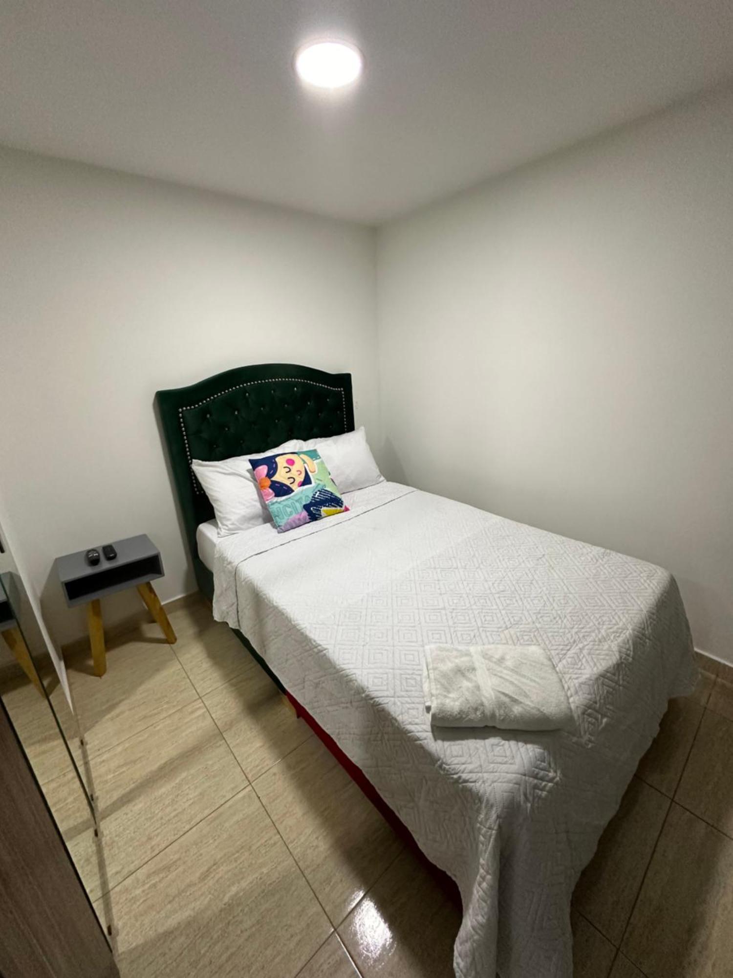 Amoblado Cerca A Metropolis Apartamento *