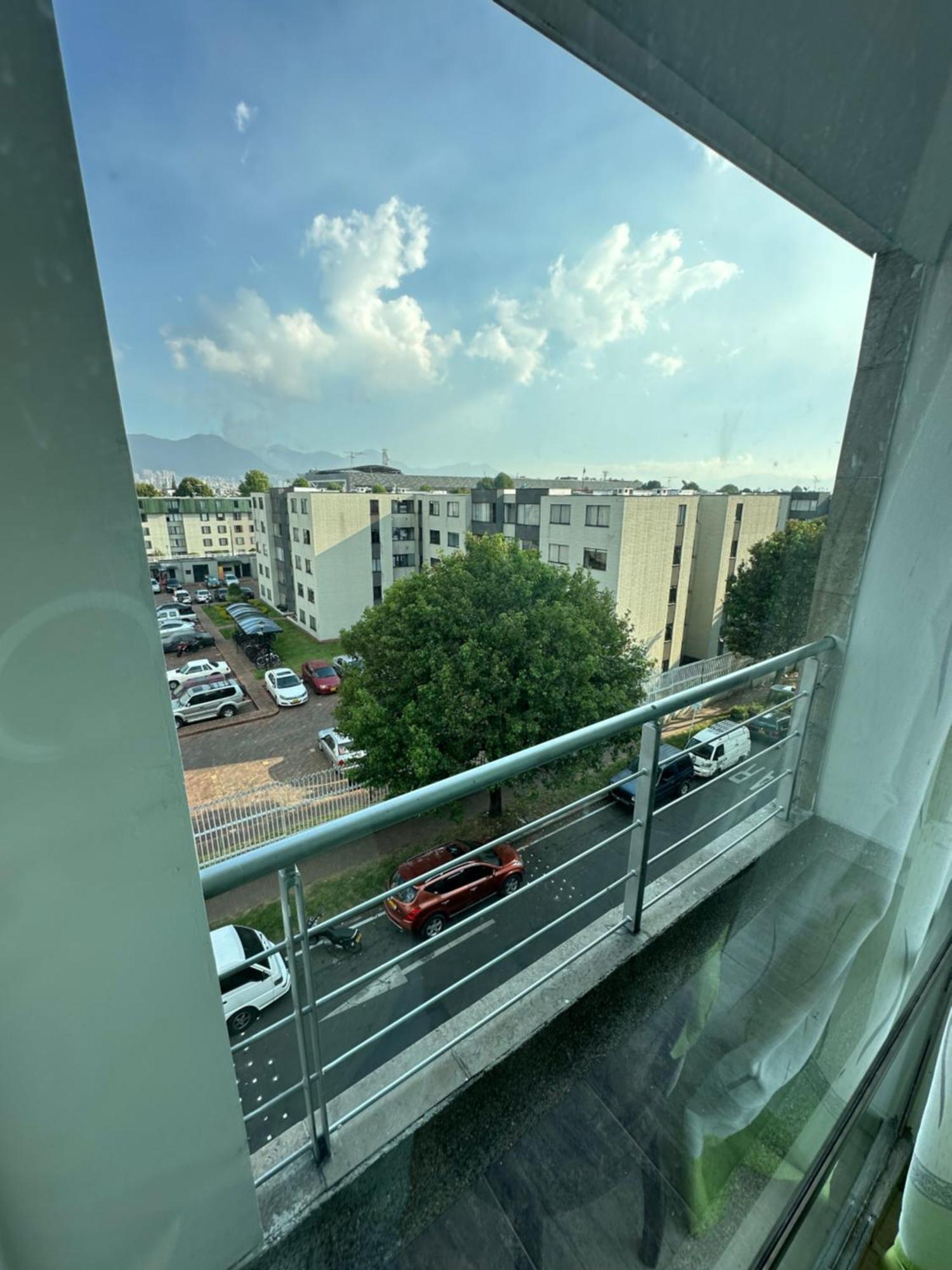 Amoblado Cerca A Metropolis