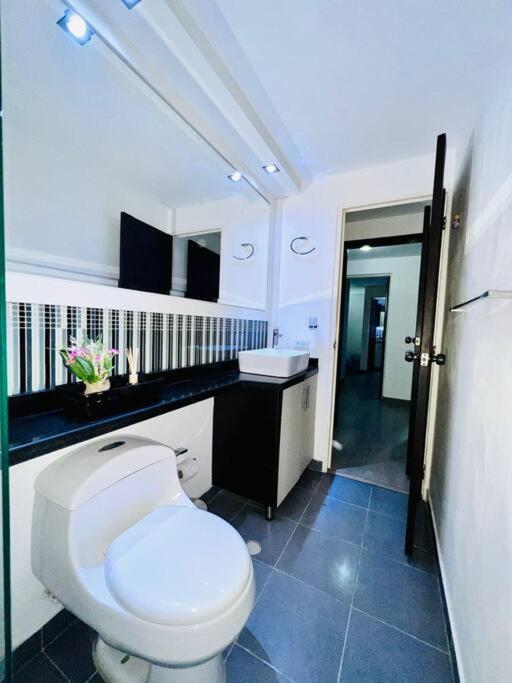 Hermoso Y Familiar Cedritos Apartamento