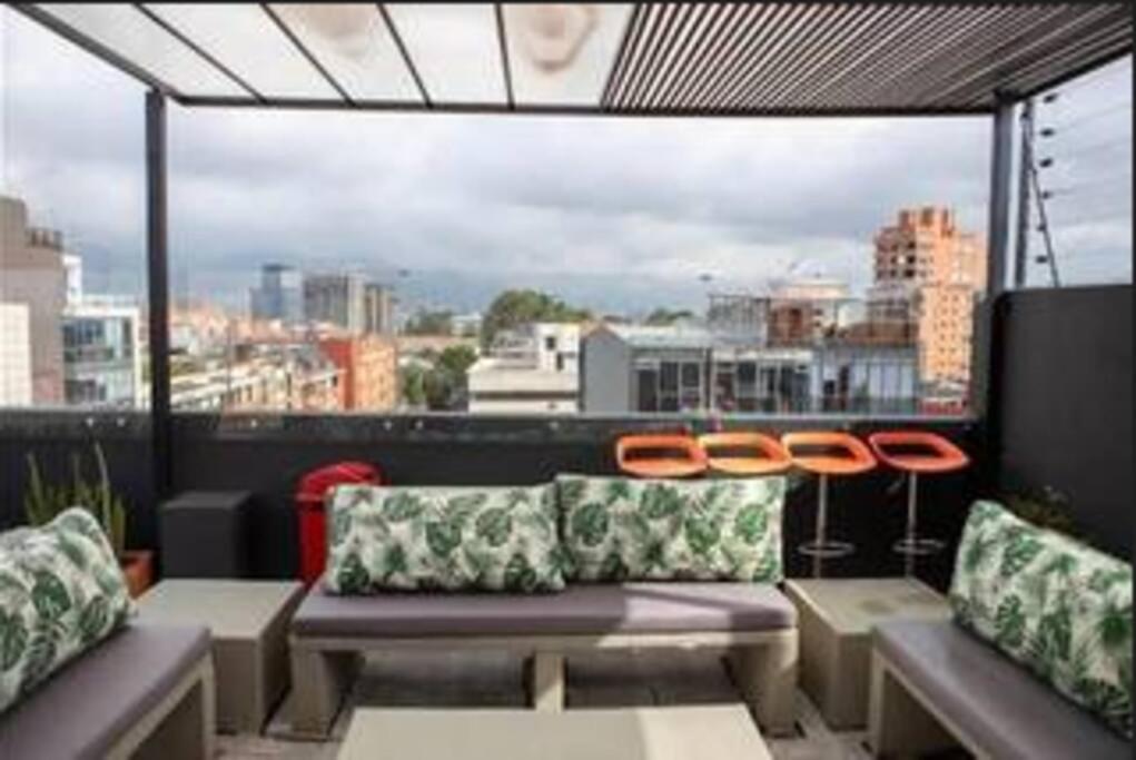 Spectacular Loft - *
