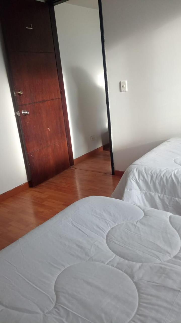 Apartamento En Corferias , Cerca Al G-12 , Al Aeropuerto , A 2 Cuadras De La Estacion Transmilenio Ciudad Universitaria Alojamiento Especial