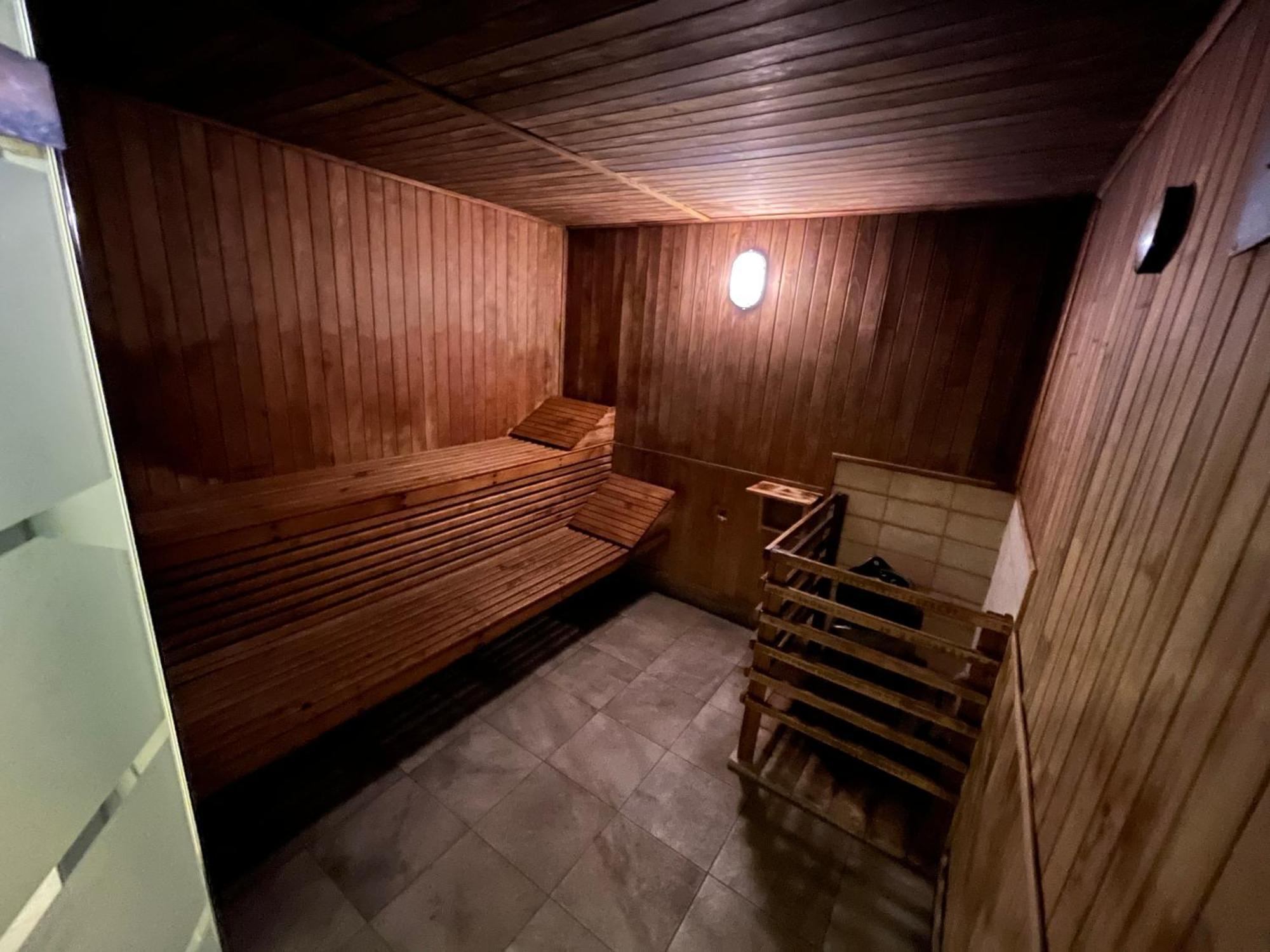101 Park House 5*