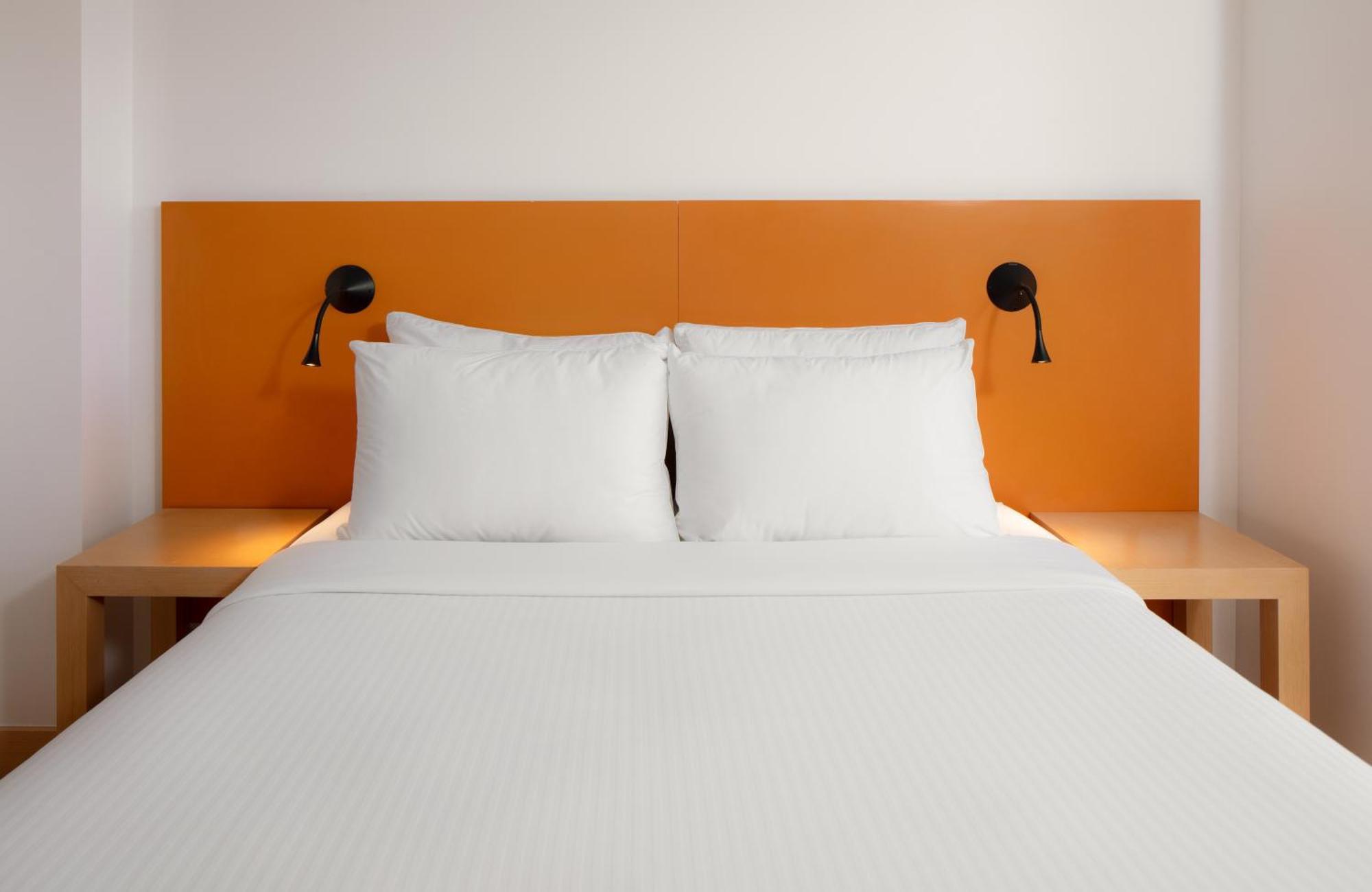 Tryp By Wyndham Embajada Hotel