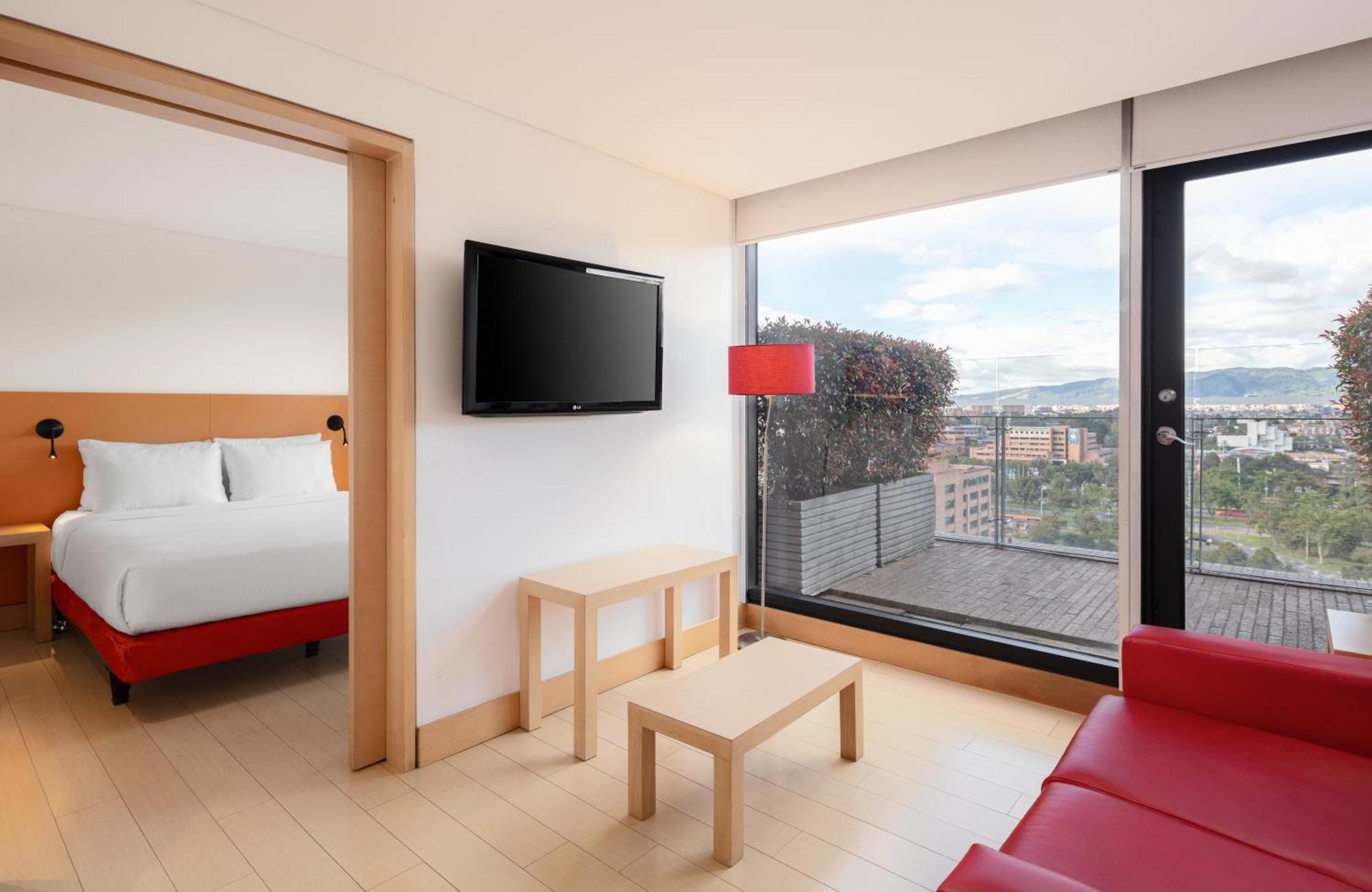 Tryp By Wyndham Embajada Hotel