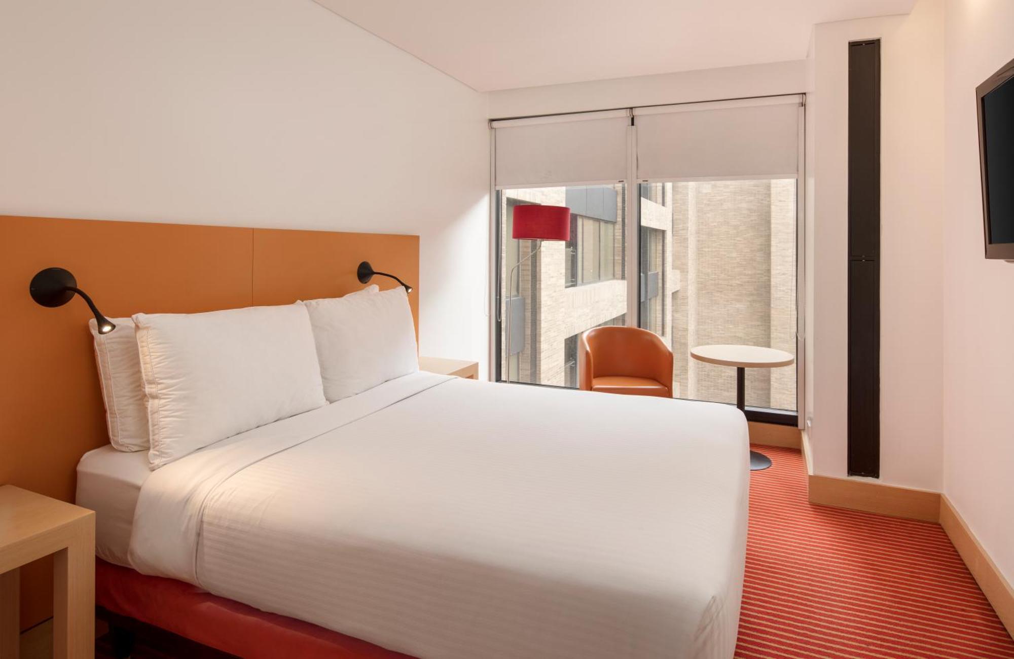 Tryp By Wyndham Embajada Hotel